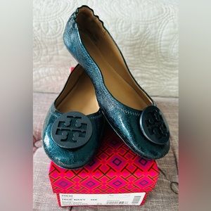 Tory Burch Minnie Travel Ballet with Logo/smooth metallic